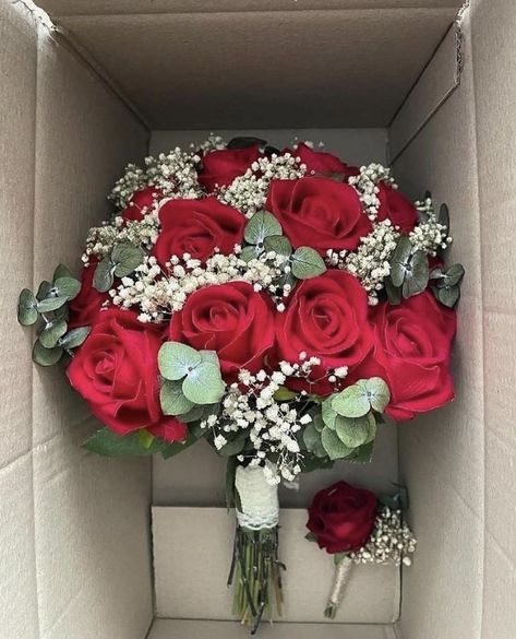 Prom Bouquet, Red Wedding Theme, Prom Photoshoot, Red Bouquet Wedding, Red Wedding Flowers, Red Bouquet, Red Rose Bouquet, Dress Up Day, Prom Flowers