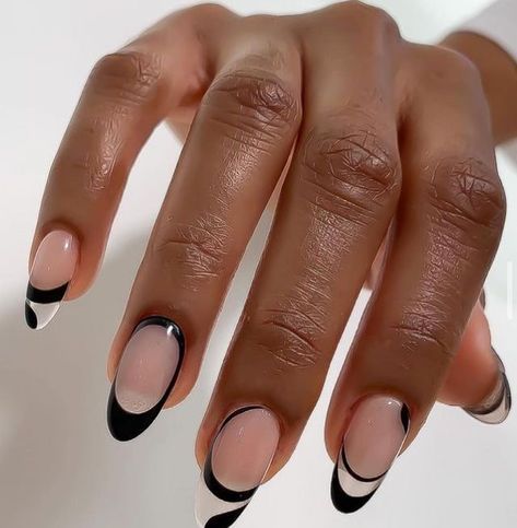 White Winter Nail Designs, Round Nail Designs, Black And White Nail, Black And White Nail Designs, Quartz Nails, February Nails, Subtle Nails, Minimal Nails, White Nail Designs