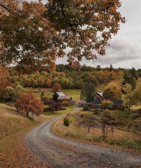 Evermore Season, Mood 2024, New England Aesthetic, England Aesthetic, Fall Mood Board, Fall Mood, Autumn Magic, Big House, Cinnamon Spice