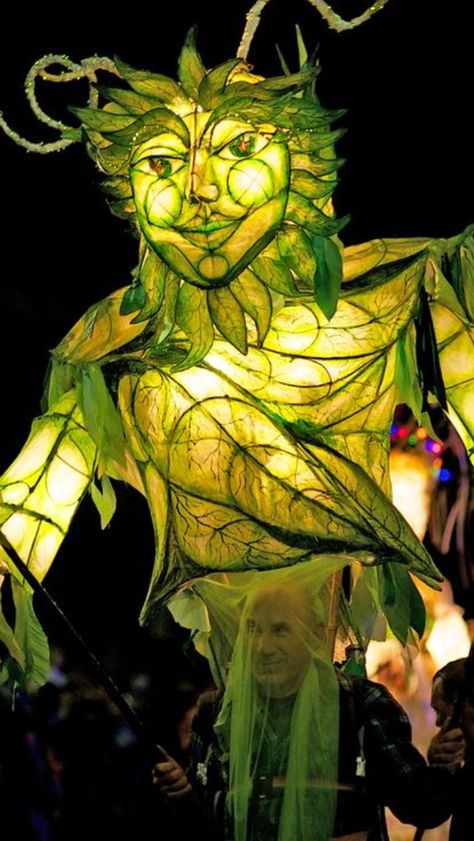 Willow puppet lantern Giant Puppet, Tissue Paper Lanterns, Dark Circus, Lantern Ideas, Puppet Making, Puppet Theater, Shadow Puppets, Art Drawings For Kids, Paper Lanterns