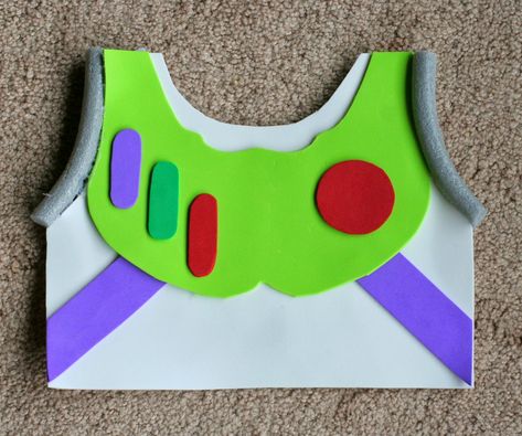 Fantasias Toy Story, Disfraz Buzz Lightyear, Buzz Costume, Buzz Lightyear Halloween Costume, Buzz Lightyear Wings, Disfraz Toy Story, Sew Halloween, Buzz Lightyear Birthday Party, Diy Fantasia