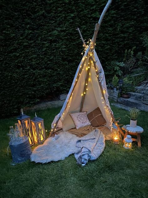 Garden Glamping, Birthday Date Night, Party Canopy, Indoor Picnic, Outdoor Date, Personal Retreat, Romantic Date Night Ideas, Picnic Decorations, Romantic Date Night