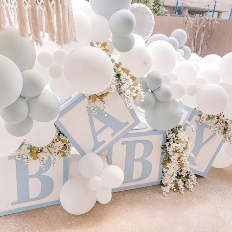 Neutral Blue Baby Shower Ideas, Something Blue Baby Shower Ideas, Tea Party Baby Shower Ideas Boy, Classic Baby Boy Shower Ideas, Sprinkle Baby Shower Ideas Boy, Gingham Baby Shower Ideas, Light Blue Baby Shower Ideas, Boho Boy Baby Shower Ideas, Backyard Baby Shower Setup