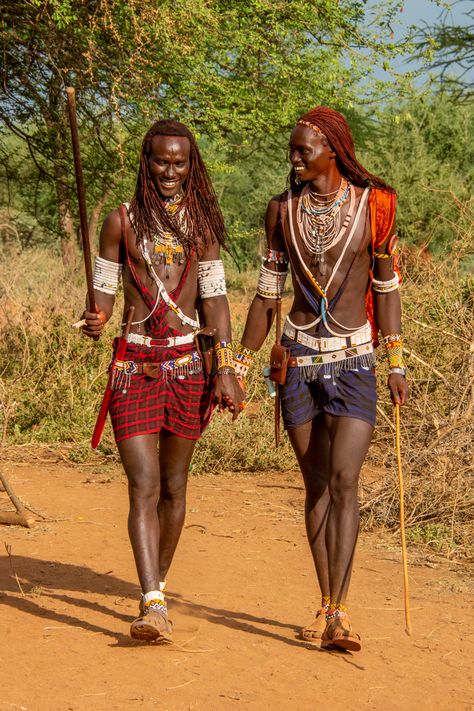 MAASAI | TANZANIA  From our trip in 2022 For Fine Art Prints, Exhibitions, Books and more about Carol Beckwith and Angela Fisher please visit  https://www.africanceremonies.com Kenyan Clothing, Tanzania Aesthetic, Maasai Photography, African Tribe Aesthetic, Kenya People, Africa Photography People, Masai Mara Photography, Fulani People, Maasai People