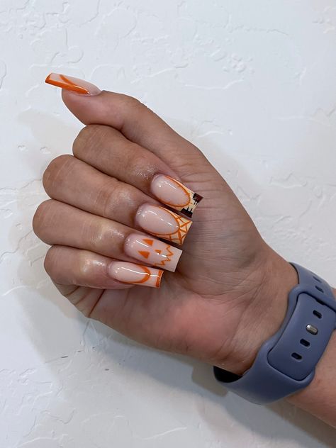 Square Halloween Nail Designs, Orange French Tip Halloween Nails, Cute Simple Halloween Nails Short, Short Acrylic Nails Halloween Designs, Square Nails Halloween, Halloween Nails Acrylic Square, Orange Nails French Tip, Simple Orange Nails, Halloween Square Nails