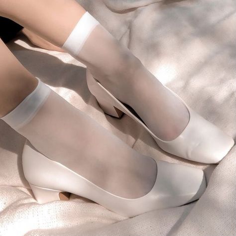 White Flats Aesthetic, Couqutte Dress, White Heels Aesthetic, Coquette Heels, Haze Aesthetic, Aesthetic Wallpaper Backgrounds, Pretty Girl Aesthetic, Wallpaper Backgrounds Aesthetic, Aesthetic Paris