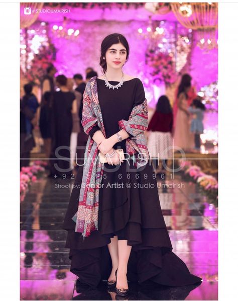 Walima Dresses, Pakistani Wear, Friends Outfits, Pakistani Party Wear Dresses, Pakistani Formal Dresses, Color Dresses, Pakistani Wedding Outfits, Pakistani Fashion Party Wear, Pakistani Dresses Casual