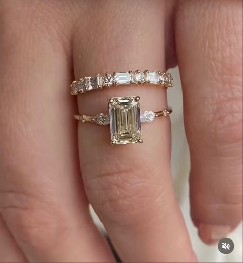 Engament Rings, Pretty Engagement Rings, Cute Engagement Rings, Future Engagement Rings, Paper Ring, Emerald Engagement Ring Cut, Dream Engagement, Dream Engagement Rings, Beautiful Engagement Rings