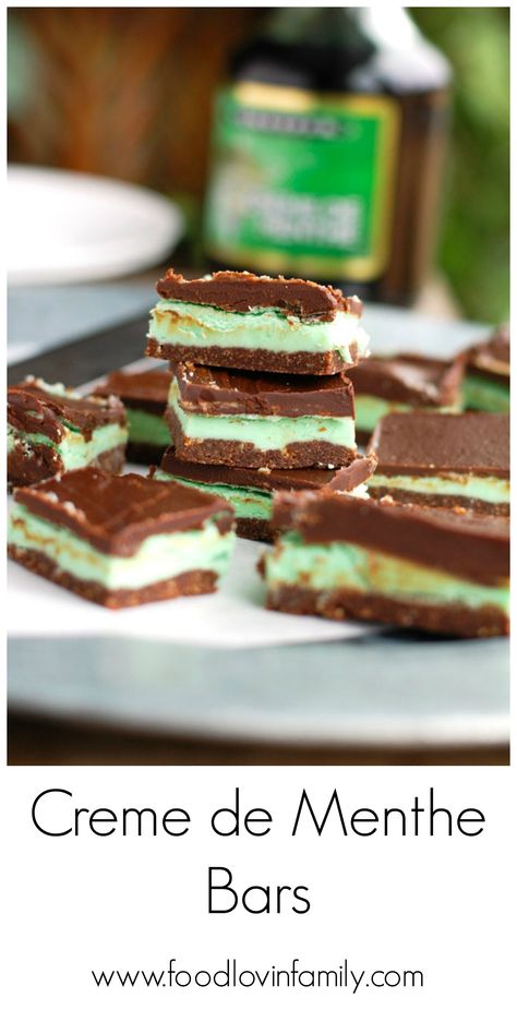 Chocolate Graham Cracker Crust, Mint Desserts, Chocolate Deserts, Christmas Candies, Liquor Recipes, Holiday Sweets, Florida Food, Chocolate Graham Crackers, Mint Recipes