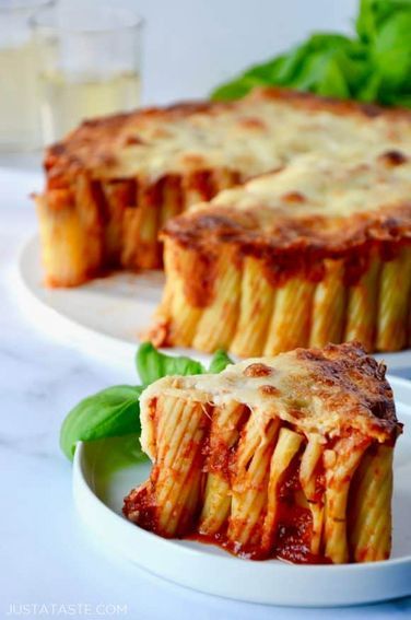 Easy Cheesy Rigatoni Pie Rigatoni Recipes Easy, Cheesy Rigatoni, Rigatoni Pie, Rigatoni Recipes, Pasta Pie, Baked Rigatoni, Rigatoni Pasta, Just A Taste, Easy Cheesy