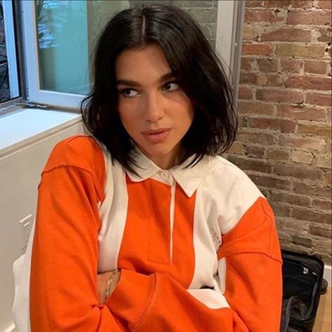 Dua Lipa Hair, Cool Girl Outfits, Hair Inspiration Short, Concert Aesthetic, Rare Pictures, Ideas For Instagram Photos, Dua Lipa, Brunette Hair, Bobs Haircuts