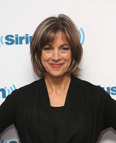 Hot In Cleveland, Wendie Malick, Julie Harris, Shaggy Bob, Really Short Hair, Chin Length Hair, Growing Out Short Hair Styles, Dark Brown Hair Color, Hair Color Dark