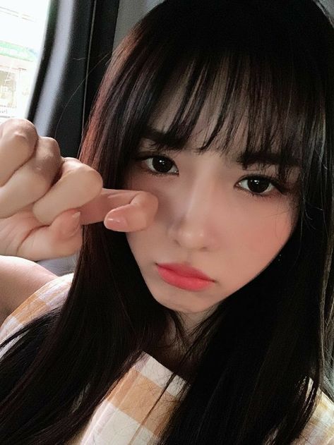 Dreamcatcher reactions Dreamcatcher if/how maybe imagines #random #Random #amreading #books #wattpad Yoohyeon Selca, Dreamcatcher Selca, Dreamcatcher Yoohyeon, Yoohyeon Dreamcatcher, Kim Yoohyeon, Dreamcatcher Kpop, Kim Bora, Odd Eyes, Metal Girl