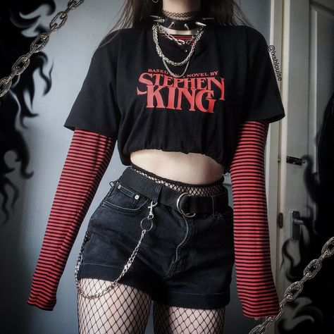 alternative.dark.grunge style⛓ on Instagram: ““i said, im not gonna hurt ya...” finish the quote 😈 loooook at this tee @blvck.pl i love it !! stephen king is amazing and the shining is…” Red Grunge Aesthetic Outfits, Red Grunge Aesthetic, Moda Grunge, Red Grunge, Egirl Fashion, E Girl Outfits, Fall Fashion Skirts, Grunge Dress, Aesthetic Grunge Outfit