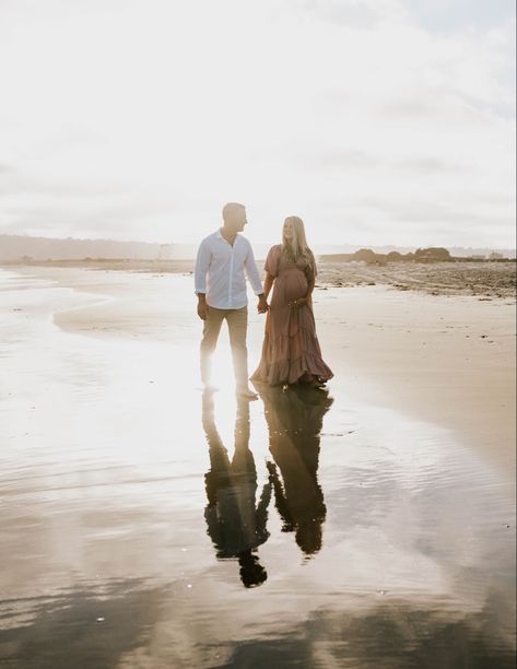 Easy Beach Maternity Photos, Pregananant Photoshoot Beach, Girly Maternity Pictures, Maternity Shoot Poses Beach, Lake Michigan Photoshoot, Pregnant Photo Ideas Beach, Beach Maternity Photos Winter, Creative Beach Maternity Shoot, Maternity Photo Shoot Ideas Ocean