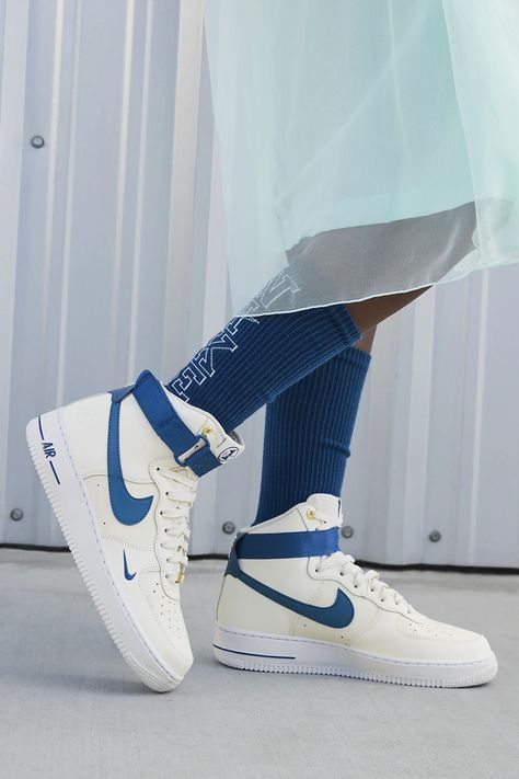 Nike Air Force High Outfit, Styling Air Force 1 Women, Air Force 1 Outfits, All White Air Forces, Nike Air Force High, Air Force High, White Forces, Beaverton Oregon, Basketball Silhouette