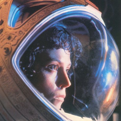 #Alien 40 Alien Sigourney Weaver, Ellen Ripley, Alien 1979, Sigourney Weaver, Septième Art, Aliens Movie, Ridley Scott, Jamie Lee Curtis, Sci Fi Horror