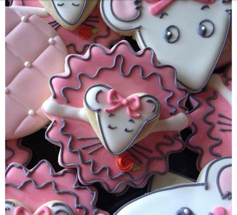 Angelina ballerina cookies Ballerina Cookies, Ballerina Birthday Party, Angelina Ballerina, Ballerina Cakes, Cookie Tutorials, Ballerina Birthday, Pretty Cookies, Cookies For Kids, Fancy Cookies