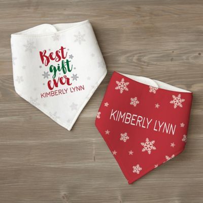 Personalizationmall Best Gift Ever Personalized Christmas Bandana Bib Set - They will take center stage and attract adorable glances from one and all when they are decked out in the Best Gift Ever Personalized Christmas Bandana Bib Set. This bib set will be printed with any name and date. Christmas Bandana, Christmas Bib, Personalized Clothing, Dog Bandanna, Personalized Baby Bibs, Personalized Baby Clothes, Best Gift Ever, Bandana Bibs, Baby Bandana Bibs