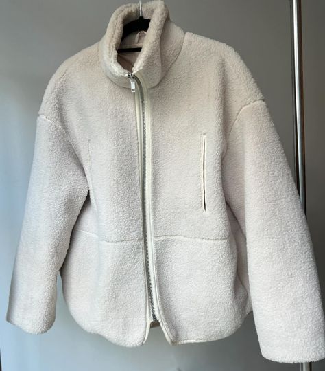 H&M light beige teddy fleece oversized jacket. Size: Medium Condition: 9/10 Bidding item // Starting at R350.00 (Excluding shipping & handling) Teddy Fleece, Oversized Jacket, Light Beige, 9 And 10, H&m, Size Medium, 10 Things, Quick Saves