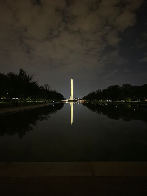 Washington Dc At Night, Monument Mythos, Dc Aesthetic, Day Trip To Nyc, Dc Trip, American University, Washington Dc Travel, Dc Travel, Lincoln Memorial