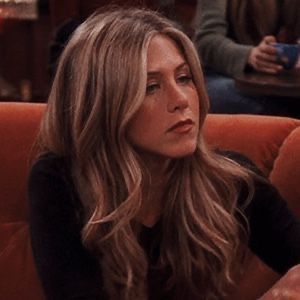 Rachel Green Hair, Jeniffer Aniston, Preppy Hairstyles, Dark Blonde Hair Color, Jennifer Aniston Hair, Green Icons, Jenifer Aniston, 90s Hairstyles, Rachel Green