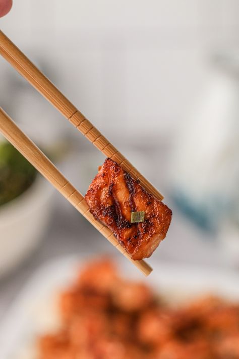 Prepare dinner in less than 20 minutes with this Miso Salmon Bites recipe. Just cube salmon into bites and roast in a simple miso marinade. Miso Fish, Miso Marinade, Salmon Bites Recipe, Miso Salmon, Salmon Bites, Fish Bites, Bite Size, Fish, Japan