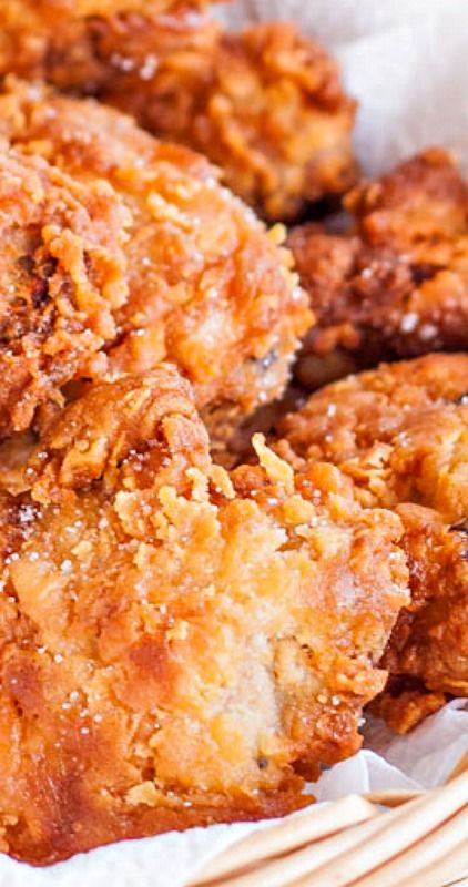 Buttermilk Fried Chicken Breast, Best Fried Chicken Recipe, Chicken Lickin, Chicken Recipies, Buttermilk Fried Chicken, Fried Chicken Breast, Southern Fried Chicken, Butter Milk, Crispy Fried Chicken