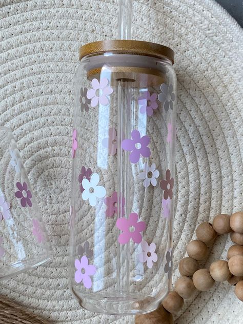 Glass Cup with bamboo lid and glass straw 20 oz. Spring Color multi. Aesthetic Glass Painting, Preppy Decorations, Aesthetic Cups, Dreamy Flowers, Amazon Cart, Glass Cup With Bamboo Lid, Aesthetic Glass, Random Products, Small Glass Bottles