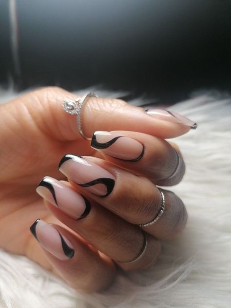 Abstract Black manucure ✨ Abstract Nail Designs, Black Prom Nails, Short Classy Nails, Old Money Nails, Nails Abstract, Black French Nails, Money Nails, Shiny Nails Designs, Abstract Nail