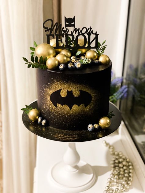 Batman Themed Cake, Batman Theme Cake, Batman Cake Design, Batman Cake Ideas, Dc Cake, Cake Batman, Batman Themed Birthday Party, Anniversary Dessert, Batman Birthday Cakes