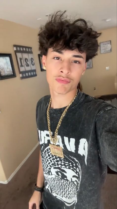 Cute Edger, Alex On Tiktok, Chino Wallpaper, Alex From Tiktok, Alex Chino Wallpaper, Alex Tiktok Edgar Wallpaper, Youcantfindalex Pictures, Alex Chino And His Gf, Chino Alex Tiktok