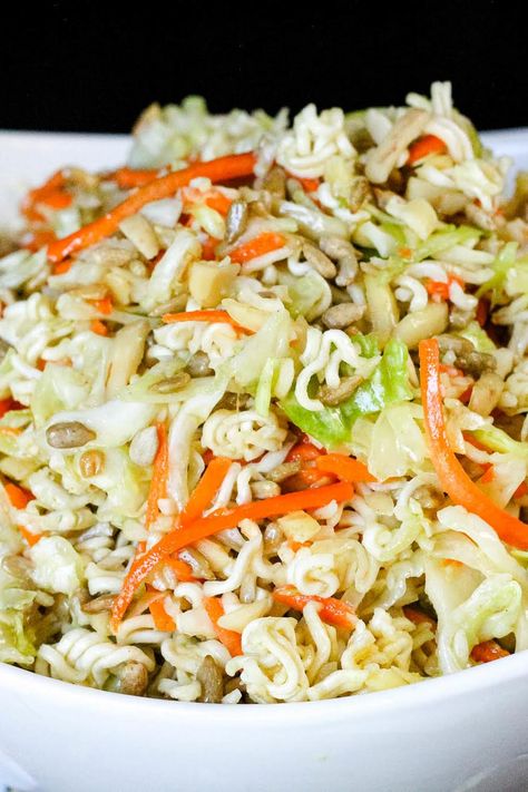 Oriental Coleslaw Sauteed Zucchini And Squash, Chinese Coleslaw, Asian Coleslaw, Southern Potato Salad, Chicken Fajita Casserole, Coleslaw Salad, Cole Slaw, Summer Cookouts, Slaw Recipes