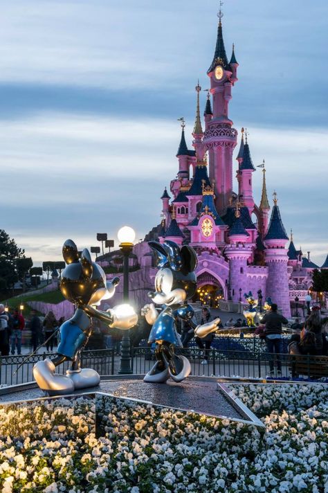 Sleeping Beauty Castle Wallpaper, Disneyland Paris Castle, Dunia Disney, Disney World Castle, Disneyland Secrets, Disneyland Castle, Foto Disney, Disney World Pictures, Disney Paris