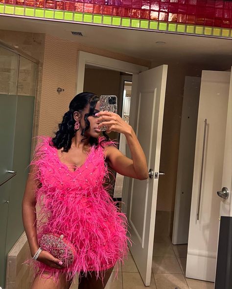 Pink birthday dress Feather Birthday Dress, 21st Birthday Dress, Birthday Dress Ideas, Ostrich Feather Dress, Birthday Dress 21st, Fur Dress, Birthday Babe, Birthday Fits, Ostrich Feather