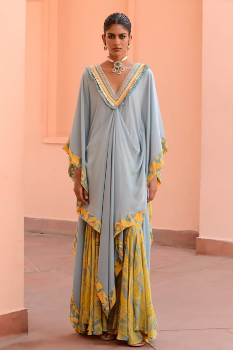 Kaftan Pattern, Layered Fringe, Kaftan For Women, Kaftan Designs, Kaftan Style, Draped Skirt, Designer Dresses Casual, Stylish Dress Book, Designer Dresses Indian