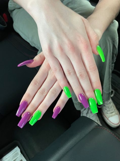 Green Purple Acrylic Nails, Green And Purple Acrylic Nails, Green And Purple Nails, Purple And Green Nails, Green Acrylic Nails, Purple Acrylic Nails, Hello Nails, Neon Purple, I Feel Pretty