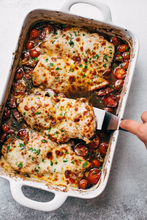 Chicken And Olives Recipe, Tomato Baked Chicken, Chicken With Mozzarella, Garlicky Chicken, French Mustard, Chicken Garlic, Mozzarella Recipes, Mozzarella Chicken, Baked Tomatoes