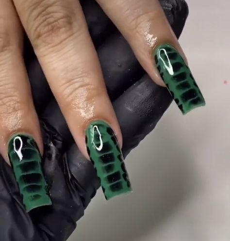 Dark Green Crocodile Nails, Green Grunge Nails, Black And Green Nails, Punk Nails, Trendy Products, Airbrush Nails, Edgy Nails, Grunge Nails, Dope Nail Designs