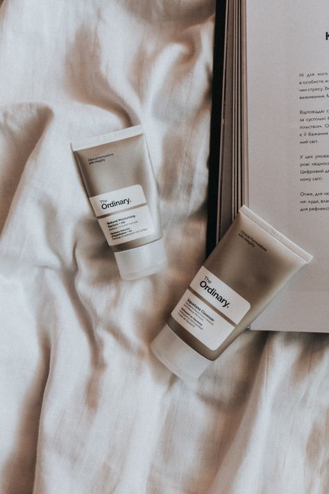 The Ordinary Natural Moisturizing Factors + HA 100ml / Beauty products to help you feel your best / Photo: Taisiia Stupak The Ordinary Cleanser, The Ordinary Squalane, Cucumber On Eyes, Brown Glass Bottles, Travel Skincare, Radiate Confidence, Skincare Essentials, Adventure Explore, Travel Light