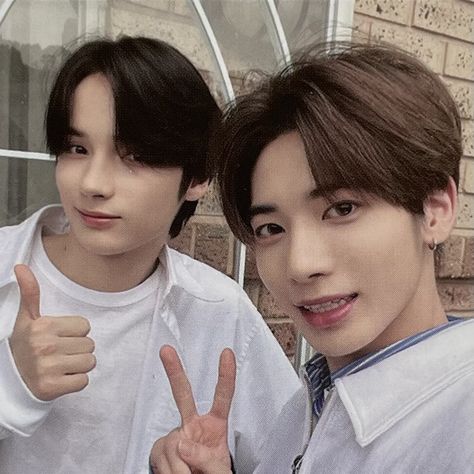 txt huening kai taehyun scan icon Huening Kai And Taehyun, Txt Ot5, Relationship Topics, Txt Taehyun, I Wan, Kids Groups, Huening Kai, Blue Springs, Asian Boys