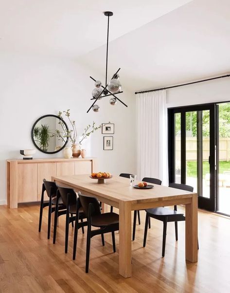 27 Modern Dining Room Ideas and Designs Oak Table With Black Chairs, Oak Table Black Chairs, Table With Black Chairs, Scandi Dining Room, Dining Room Window Treatments, Dining Room Decor Ideas, Black Chairs, Dining Room Windows, Grey Dining Room