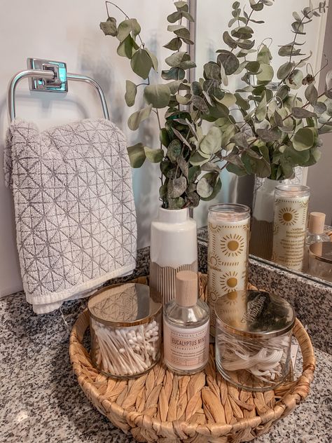 Small Bathroom Countertop, Bathroom Closet Organization Ideas, Neutral Bathroom Decor, Bathroom Closet Organization, Bathroom Counter Decor, Bathroom Sink Decor, Closet Organization Ideas, Sink Decor, Guest Bathroom Decor