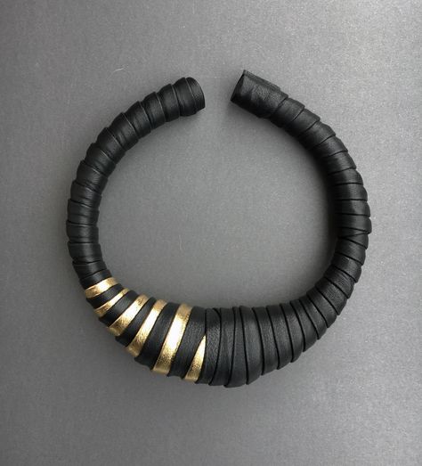 new collection 2017, chocker in gold and black leather, by AMCardillo design Minimal Jewelry Design, Black Leather Jewelry, Contemporary Jewelry Design, Leather Jewellery, Horn Jewelry, Leather Bangle, Cord Jewelry, Wooden Necklace, Stylish Necklace