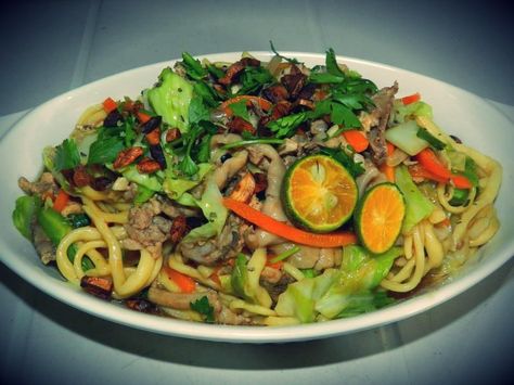 Pancit Miki Guisado Miki Guisado, Filipino Cuisine, Asian Dishes, Cooking And Baking, Spaghetti, Pasta, Baking, Ethnic Recipes