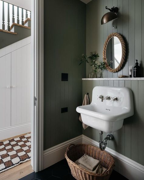 Several Ideas For a Powder Room That Wows Guests - Matchness.com Katie Leclercq, Vintage Powder Room, Coin Banquette, Downstairs Loo, Powder Room Design, Bathroom Design Inspiration, Rustic Bathrooms, Vintage Bathrooms, Powder Rooms