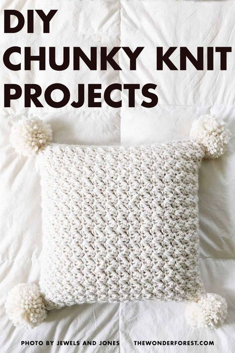 Chunky Pillow, Crochet Room, Crochet Cushion Covers, Crochet Pillow Patterns Free, Crochet Cushion Pattern, Crochet Baby Blanket Beginner, Large Crochet Hooks, Easy Pillows, Cushion Cover Pattern