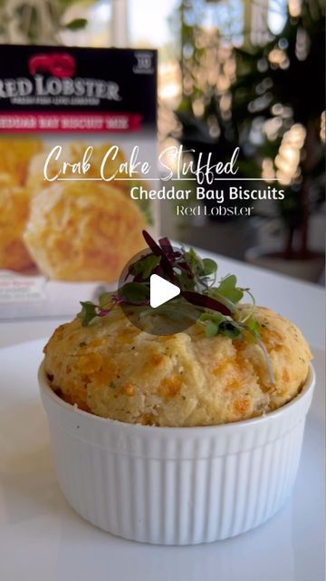 Stuffed Cheddar Bay Biscuits, Red Lobster Biscuit Mix, Lunch Summer, Red Lobster Cheddar Bay Biscuits, Red Lobster Biscuits, Recipes Only, Cheddar Bay Biscuits, Cheddar Biscuits, Crab Cake