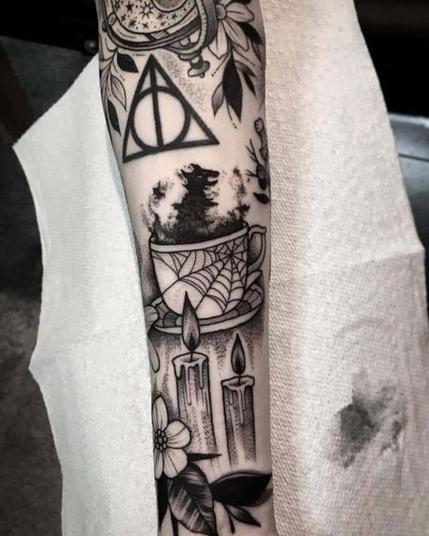 Harry Potter Arm Tattoo Ideas, Harry Potter Tattoos Sleeve Arm, Harry Potter Patchwork Tattoo, Harry Potter Leg Tattoos, Harry Potter Sleeve Tattoo, Harry Potter Inspired Tattoos, Harry Potter Tattoos Unique, Harry Potter Tattoo Designs, Tattoo Sleeve Filler Ideas