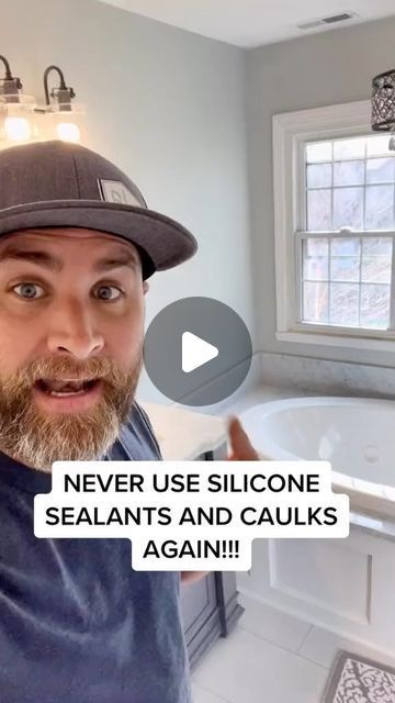 Caulking Hacks, Caulking Baseboards, How To Remove Caulking, Caulking Tips, Diy Home Interior, Wood Beads Diy, Easy Diy Hacks, Silicone Caulk, Bathroom Decorations